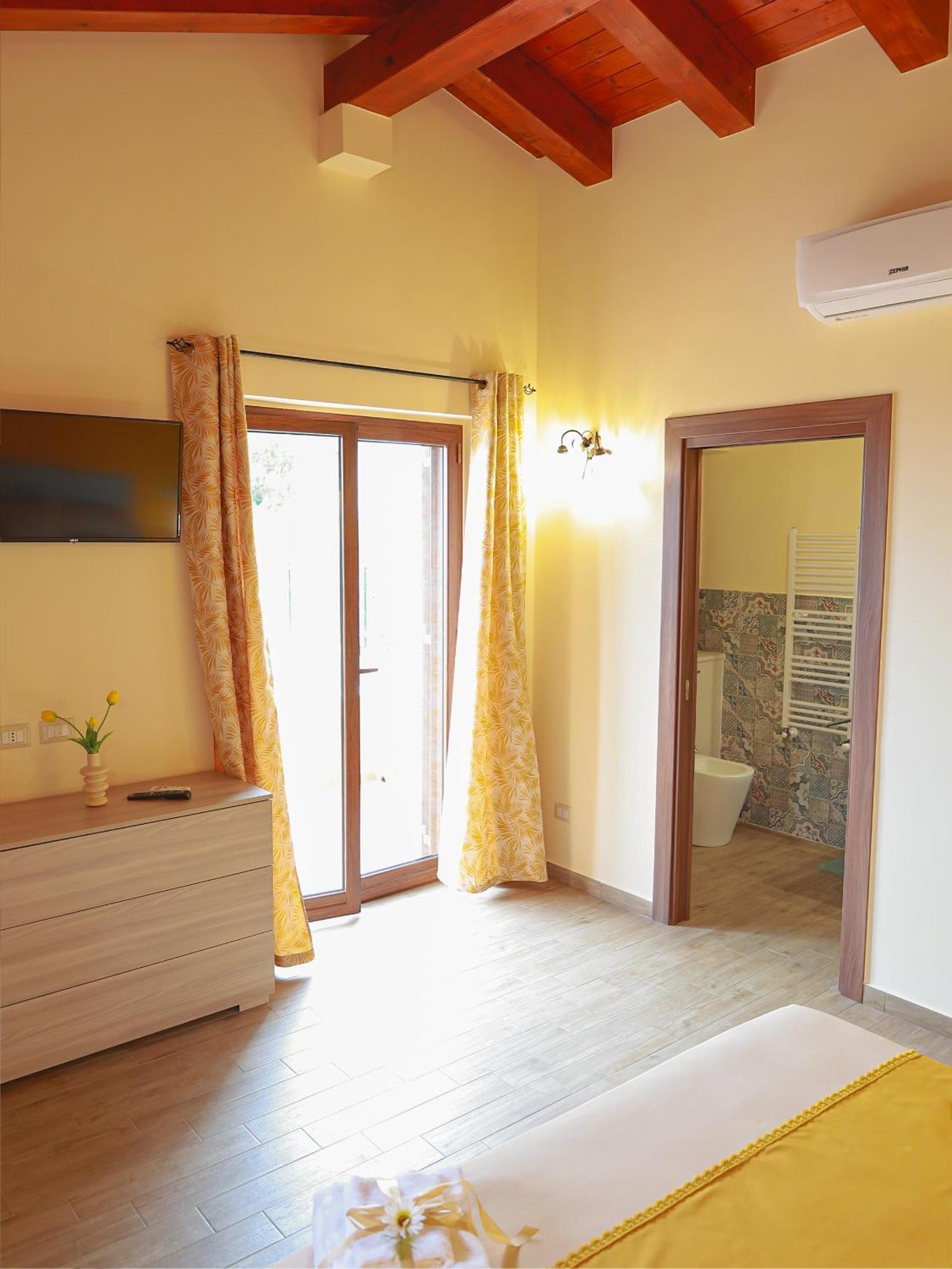 סנטה תרזה די ריבה Agriturismo Bella Vista - Da Carmelo חדר תמונה