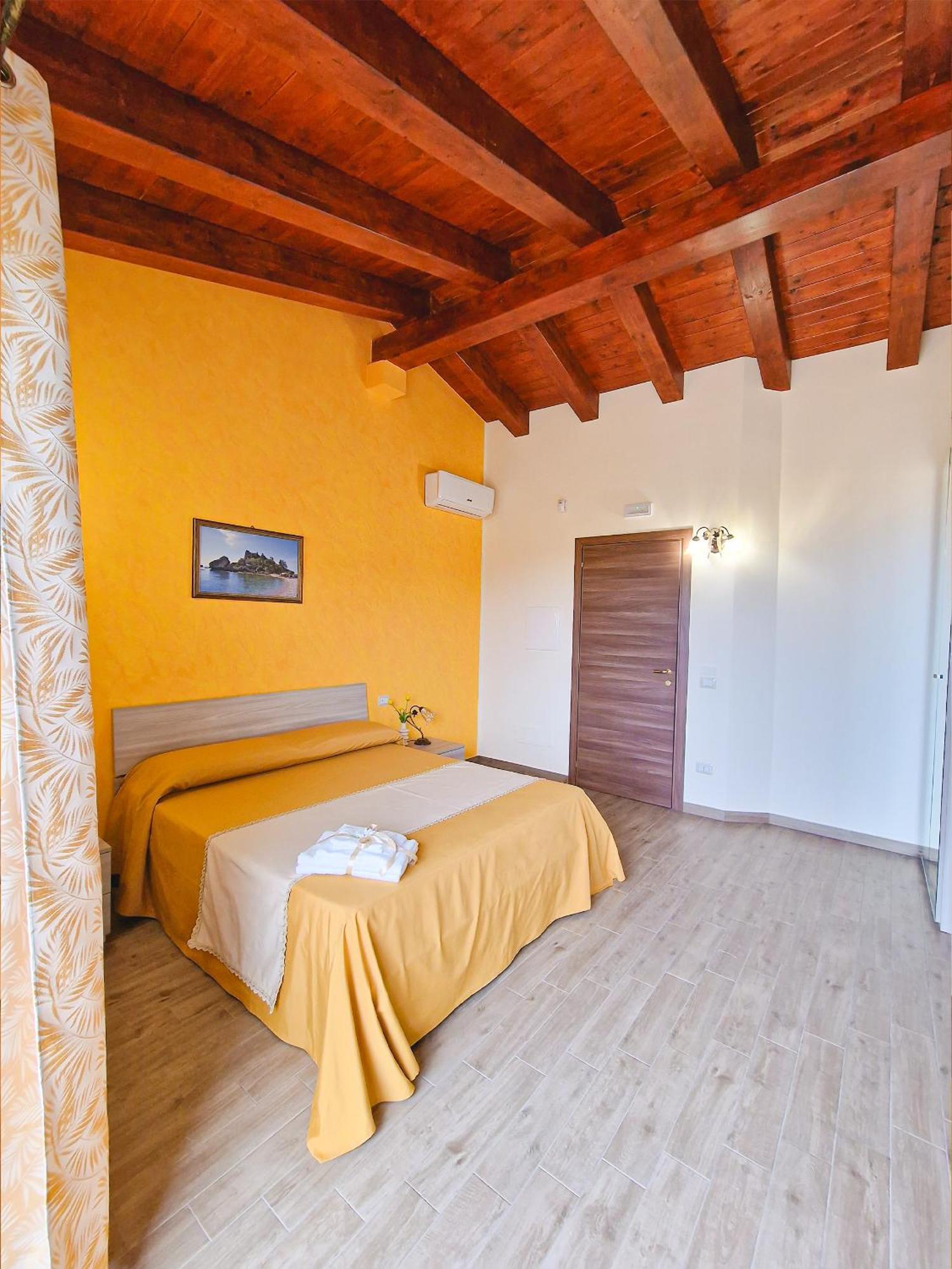 סנטה תרזה די ריבה Agriturismo Bella Vista - Da Carmelo חדר תמונה